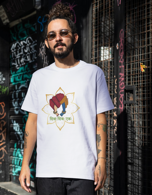 शिवा शिवः एकः – Divine Union T-Shirt